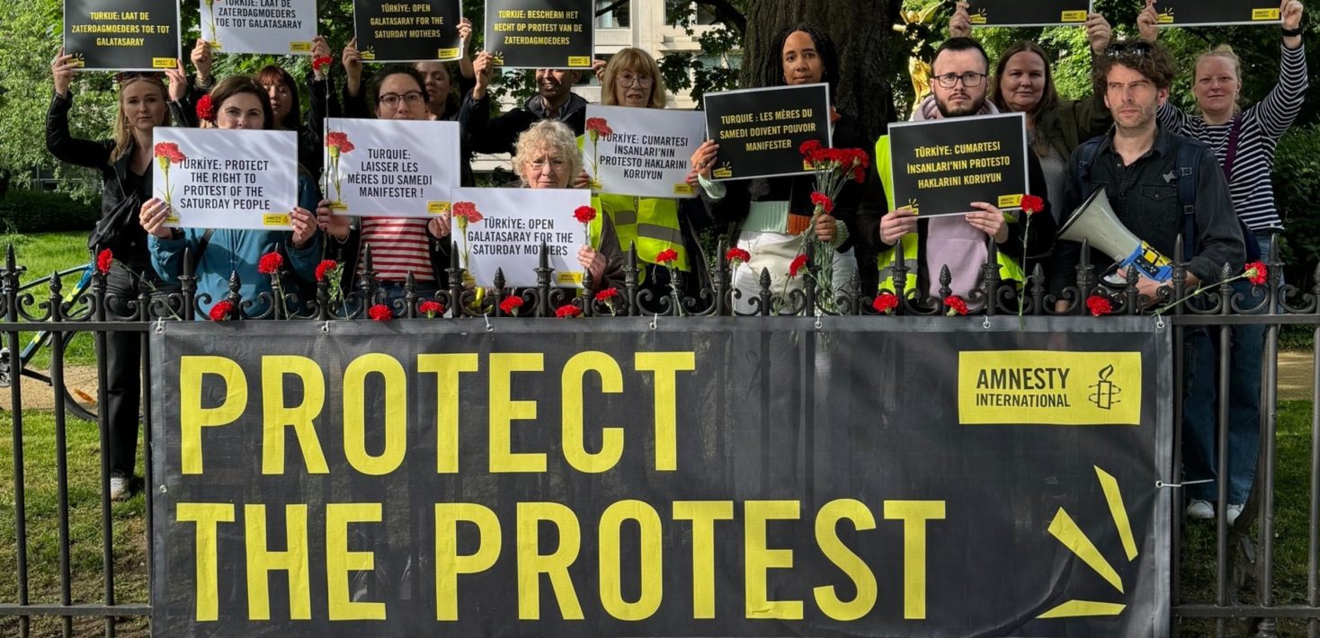 Protesting8x710